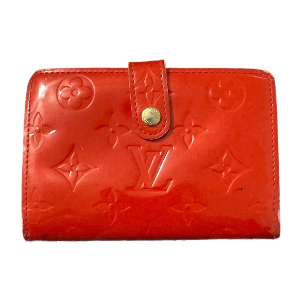 Louis Vuitton Red Vernis Kisslock Wallet With Louis Vuitton Dustbag